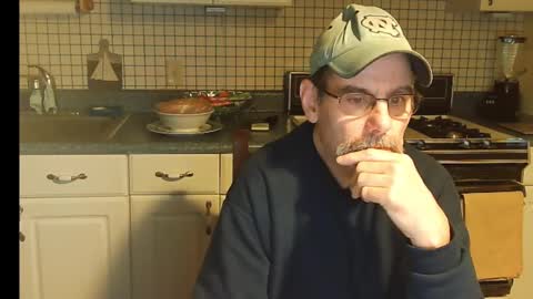 Snapshot of raylene4u2 chatting on December 2024 10:17:01 AM Ray online show from December 2024 10:17:01 AM