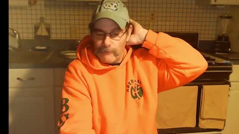 Snapshot of raylene4u2 chatting on January 2025 08:46:02 AM Ray online show from January 2025 08:46:02 AM