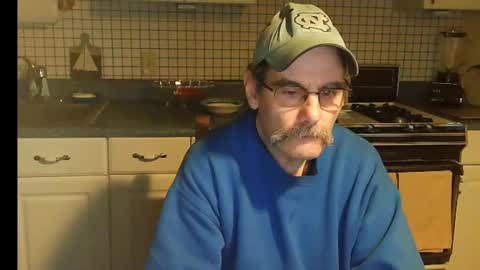 Snapshot of raylene4u2 chatting on January 2025 09:41:02 AM Ray online show from January 2025 09:41:02 AM