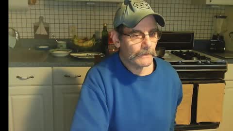 Snapshot of raylene4u2 chatting on January 2025 12:45:02 PM Ray online show from January 2025 12:45:02 PM