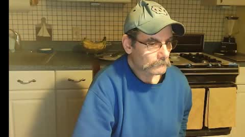 Snapshot of raylene4u2 chatting on January 2025 08:20:01 AM Ray online show from January 2025 08:20:01 AM