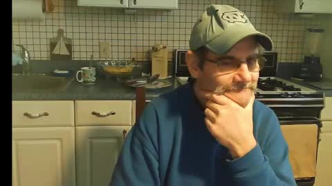 Snapshot of raylene4u2 chatting on January 2025 01:03:01 PM Ray online show from January 2025 01:03:01 PM
