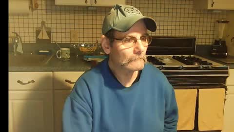 Snapshot of raylene4u2 chatting on January 2025 12:26:01 PM Ray online show from January 2025 12:26:01 PM