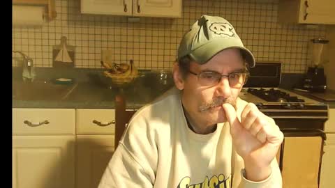 Snapshot of raylene4u2 chatting on January 2025 11:48:02 AM Ray online show from January 2025 11:48:02 AM