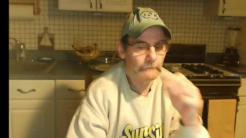 Snapshot of raylene4u2 chatting on January 2025 08:42:01 AM Ray online show from January 2025 08:42:01 AM