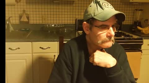 Snapshot of raylene4u2 chatting on February 2025 08:48:01 AM Ray online show from February 2025 08:48:01 AM