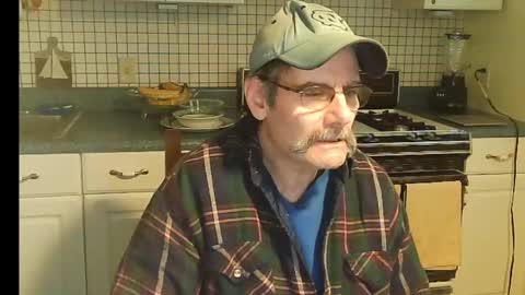 Snapshot of raylene4u2 chatting on February 2025 12:37:01 PM Ray online show from February 2025 12:37:01 PM