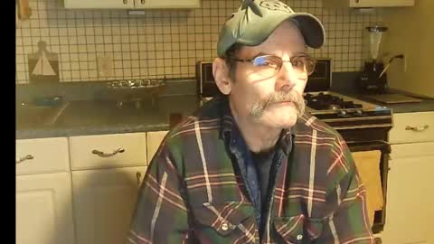Snapshot of raylene4u2 chatting on March 2025 11:22:02 AM Ray online show from March 2025 11:22:02 AM
