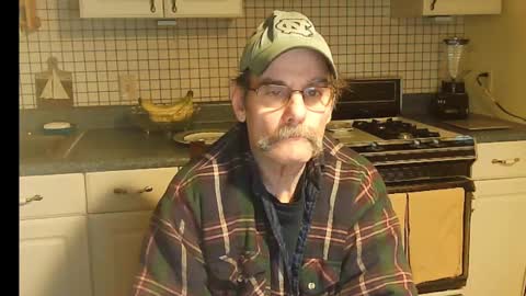 Snapshot of raylene4u2 chatting on March 2025 10:57:01 AM Ray online show from March 2025 10:57:01 AM
