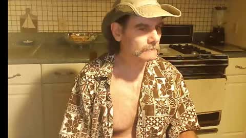 Snapshot of raylene4u2 chatting on October 2025 07:37:02 AM Ray online show from October 2025 07:37:02 AM