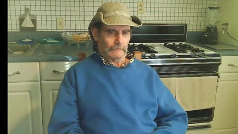 Snapshot of raylene4u2 chatting on October 2025 09:01:01 PM Ray online show from October 2025 09:01:01 PM