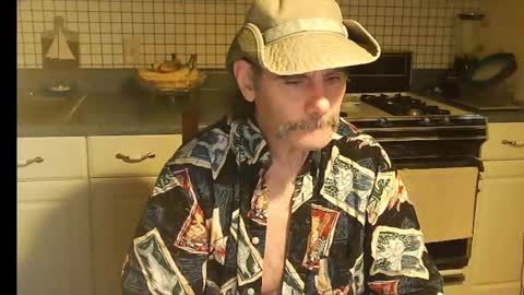Snapshot of raylene4u2 chatting on October 2025 06:11:01 AM Ray online show from October 2025 06:11:01 AM