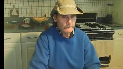 Snapshot of raylene4u2 chatting on October 2025 08:41:01 PM Ray online show from October 2025 08:41:01 PM