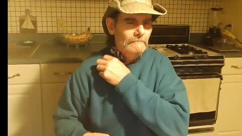 Snapshot of raylene4u2 chatting on October 2025 09:31:01 AM Ray online show from October 2025 09:31:01 AM
