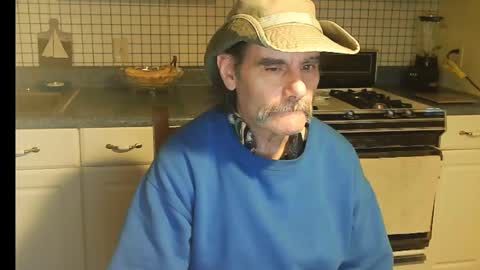 Snapshot of raylene4u2 chatting on October 2025 06:57:02 AM Ray online show from October 2025 06:57:02 AM