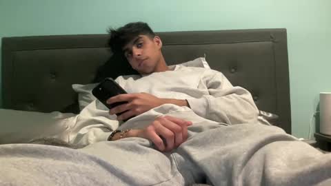 Snapshot of raymondg8596 chatting on February 2025 10:32:01 PM raymondg8596 online show from February 2025 10:32:01 PM