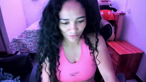 Snapshot of rayza_mature_ chatting on June 2026 03:40:01 PM Danna online show from June 2026 03:40:01 PM
