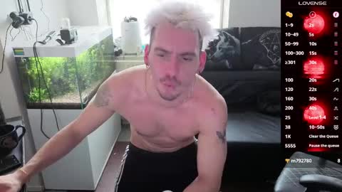 Rayzel online show from April 2026 11:19:01 AM