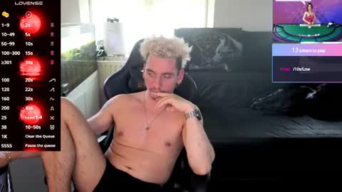 Snapshot of rayzel_white chatting on July 2026 11:50:01 AM Rayzel White online show from July 2026 11:50:01 AM