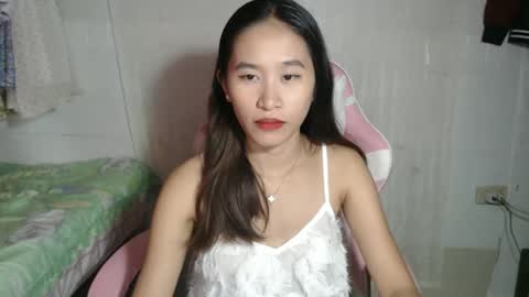 Snapshot of rea_petite chatting on February 2026 07:20:02 AM Yna online show from February 2026 07:20:02 AM