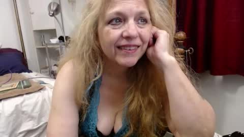 Betty online show from October 2025 09:55:02 PM
