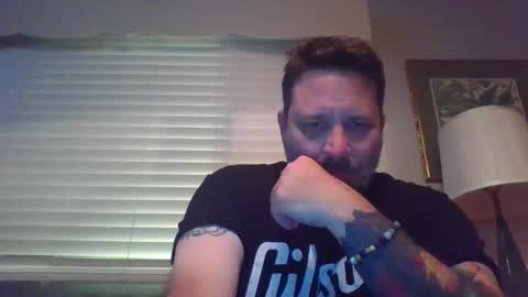 Snapshot of real_dilf1000 chatting on October 2025 04:11:01 AM Bear online show from October 2025 04:11:01 AM