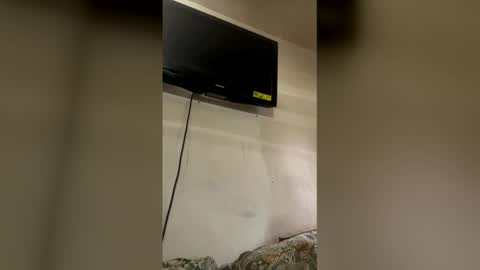 Snapshot of reallife1993 chatting on February 2026 09:22:01 PM reallife1993 online show from February 2026 09:22:01 PM