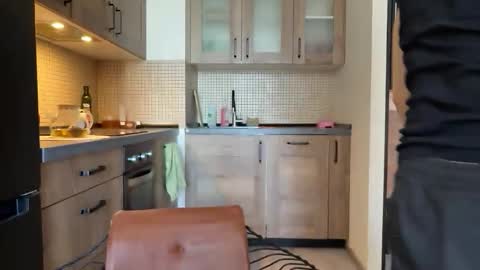 AliceEve online show from April 2026 09:47:01 AM