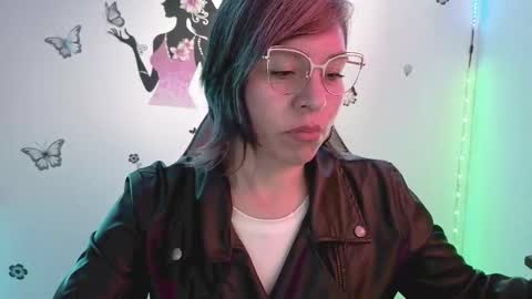 Rebbeca online show from March 2026 10:36:01 PM