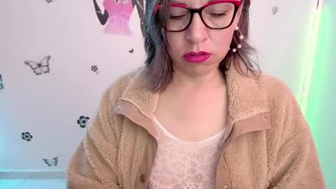Snapshot of rebbeca09 chatting on June 2026 03:17:01 PM Rebbeca online show from June 2026 03:17:01 PM