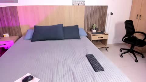 I invite you to my birthday on November 3th  online show from December 2025 09:41:02 PM