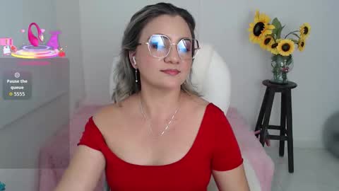 Snapshot of rebeca_milf chatting on November 2025 05:11:01 PM REBECA online show from November 2025 05:11:01 PM