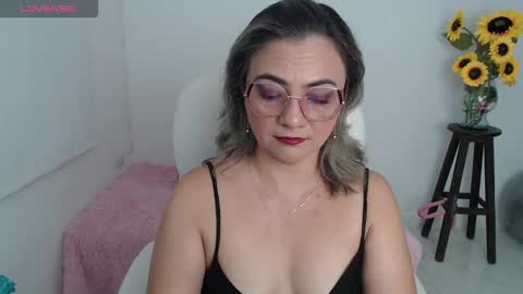 Snapshot of rebeca_milf chatting on November 2025 12:02:02 PM REBECA online show from November 2025 12:02:02 PM