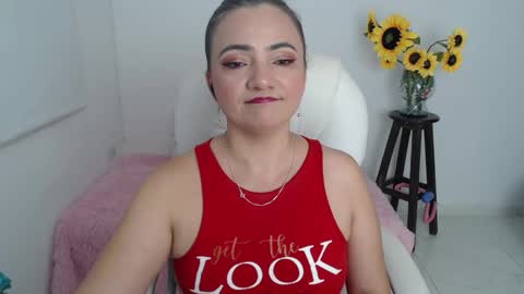 Snapshot of rebeca_milf chatting on November 2025 12:00:02 PM REBECA online show from November 2025 12:00:02 PM