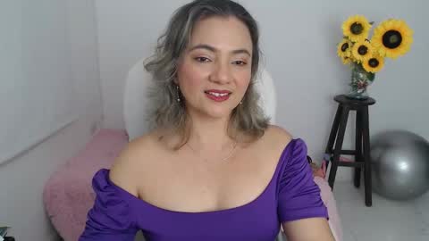 Snapshot of rebeca_milf chatting on December 2025 01:31:02 PM REBECA online show from December 2025 01:31:02 PM