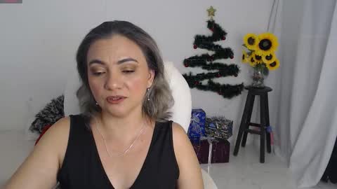 Snapshot of rebeca_milf chatting on December 2025 12:33:02 PM REBECA online show from December 2025 12:33:02 PM
