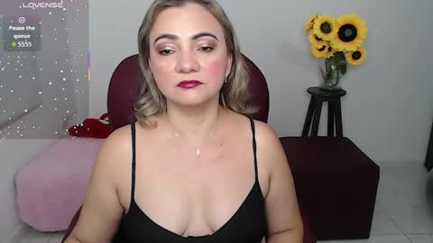 Snapshot of rebeca_milf chatting on February 2026 11:19:02 AM REBECA online show from February 2026 11:19:02 AM