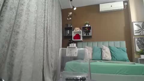 rebecablackx online show from November 2025 04:44:02 AM