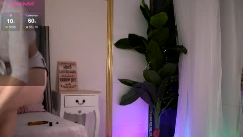 Snapshot of rebeccarese chatting on June 2026 08:06:01 AM Rebecca online show from June 2026 08:06:01 AM