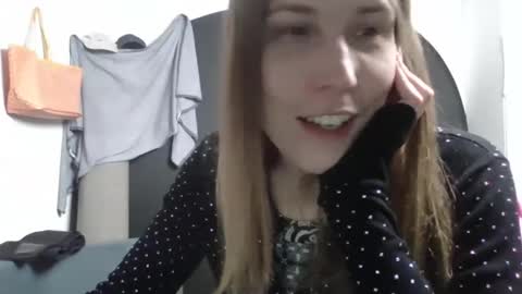 Keely KeKe Kiwi online show from November 2025 01:37:01 AM