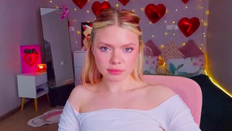 red__candy online show from March 2026 03:18:01 PM