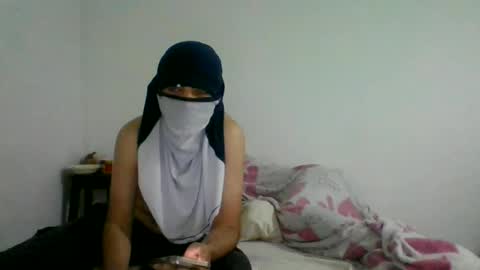 Snapshot of red_and_black_masks chatting on June 2026 02:38:01 AM red_and_black_masks online show from June 2026 02:38:01 AM