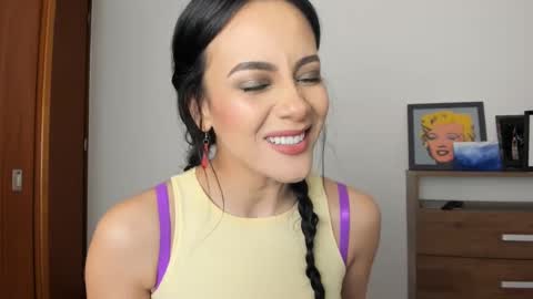 red_flower203 online show from January 2025 01:26:01 AM