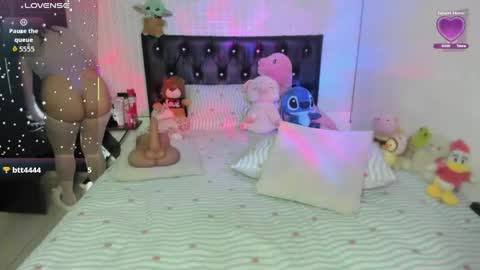 Snapshot of red_girlofficial chatting on April 2026 02:10:01 AM Taliana online show from April 2026 02:10:01 AM