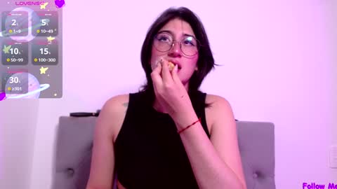 IG   OF red moonn online show from December 2024 05:51:01 PM