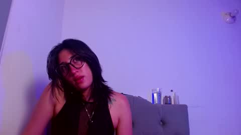 IG   OF red moonn online show from September 2025 07:13:02 AM