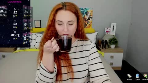 Snapshot of red_naughtyfox chatting on January 2025 06:28:01 PM Lessy Fox online show from January 2025 06:28:01 PM