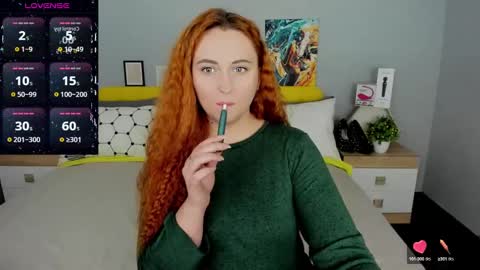 Snapshot of red_naughtyfox chatting on February 2025 07:25:01 PM Lessy Fox online show from February 2025 07:25:01 PM