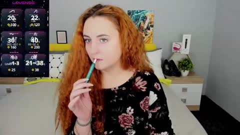 Snapshot of red_naughtyfox chatting on February 2025 05:22:01 PM Lessy Fox online show from February 2025 05:22:01 PM