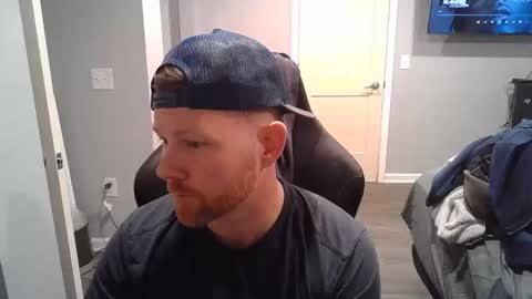 Snapshot of redbeardready4u chatting on March 2026 12:47:01 AM Redbeardready4u online show from March 2026 12:47:01 AM